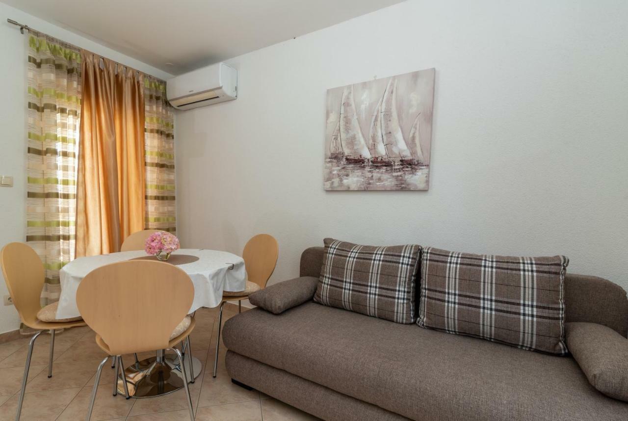 Apartment Nives Τρογκίρ Εξωτερικό φωτογραφία