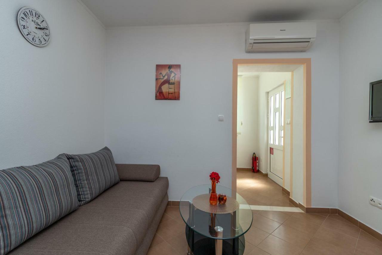 Apartment Nives Τρογκίρ Εξωτερικό φωτογραφία